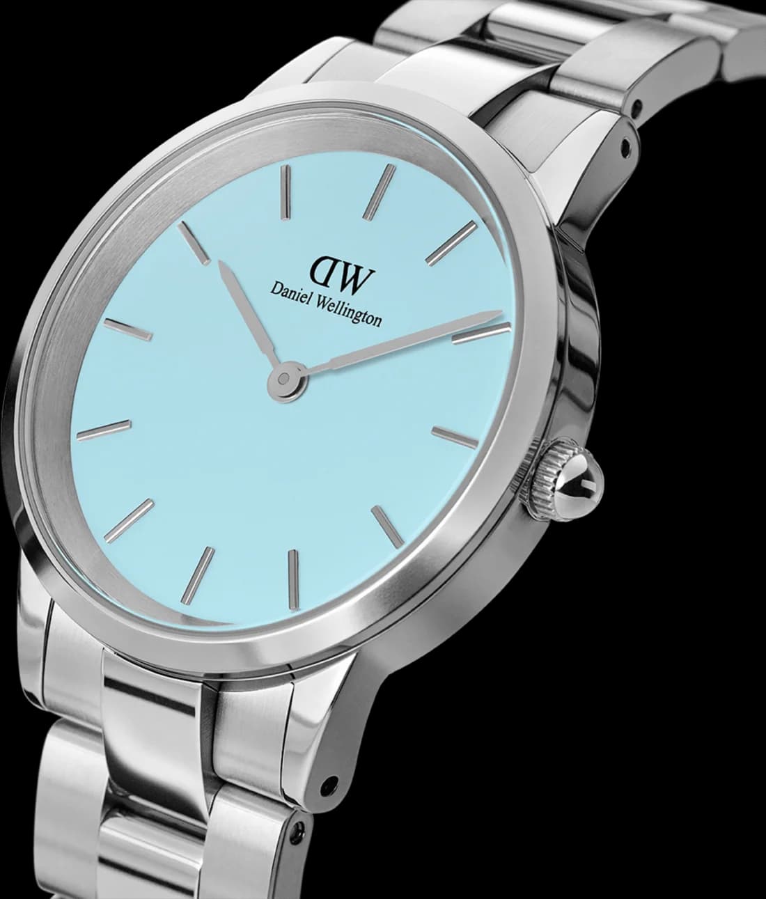 Gros plan sur le cadran bleu de la Daniel Wellington DW00100540
