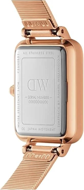 Gros plan sur le cadran blanc de la Daniel Wellington DW00100578