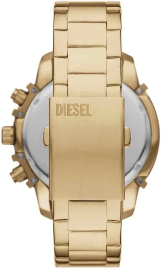 Gros plan sur le cadran or de la Diesel DZ4595