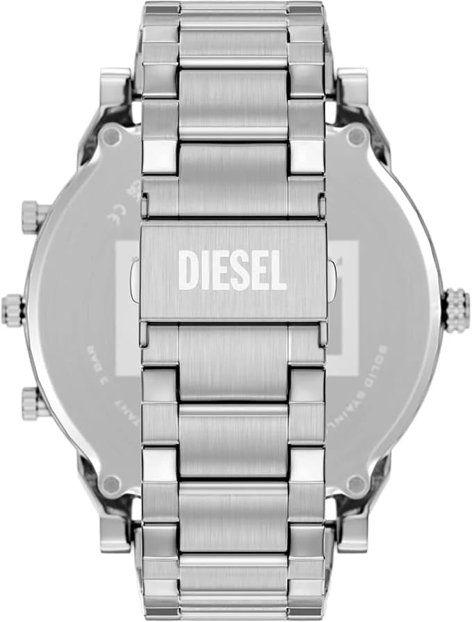 Gros plan sur le cadran or de la Diesel DZ7495