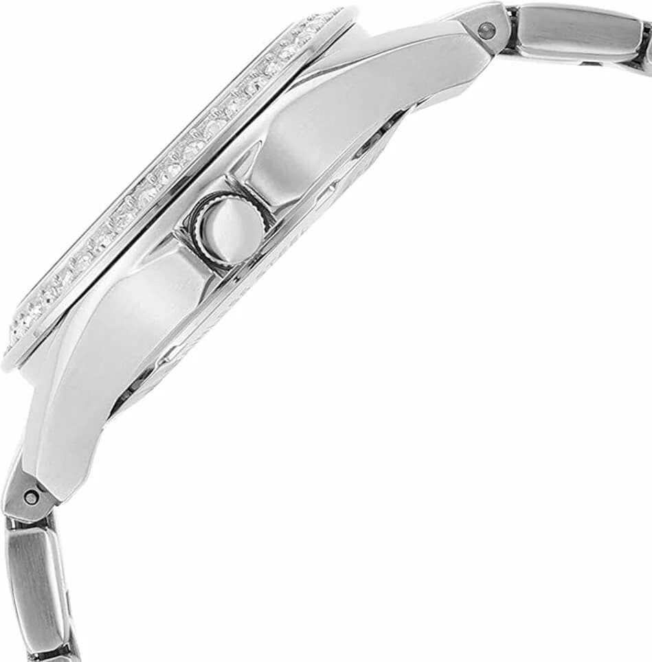 Gros plan sur le cadran argent de la Fossil ES3202