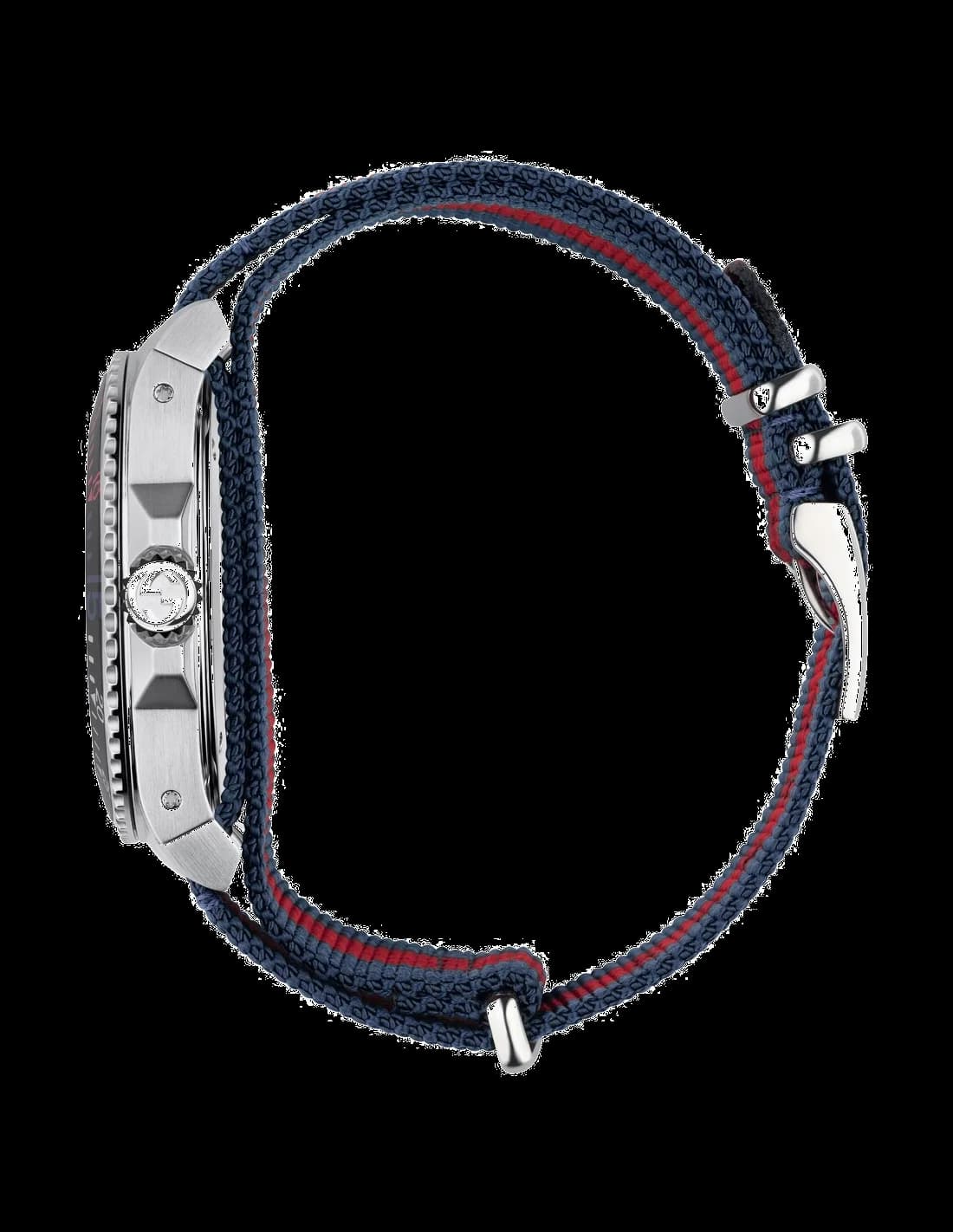 Montre Homme Gucci YA136210 Dive Acier et Nylon Bleu Rouge vue 4