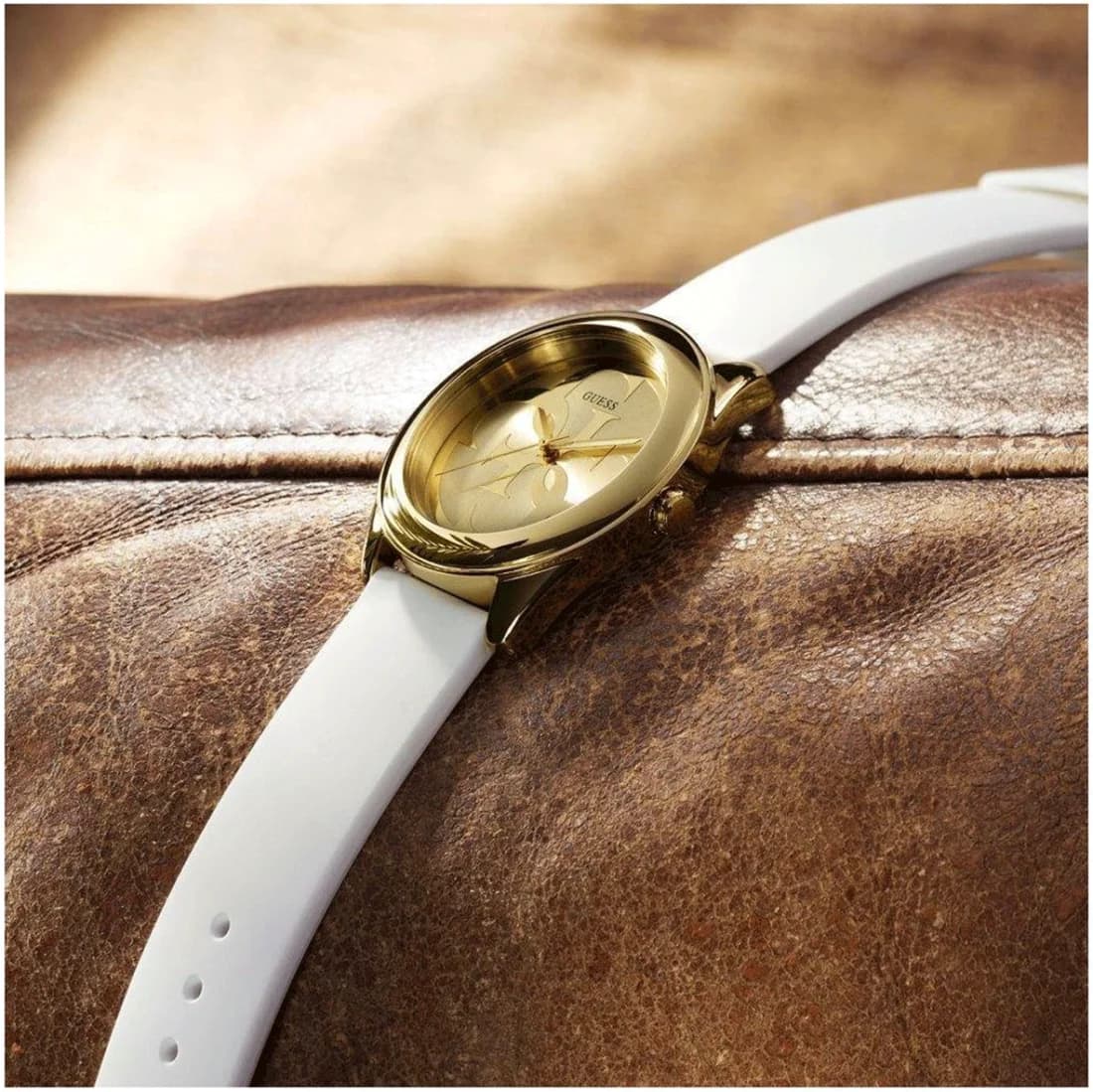 Guess W0911L7 White Silicone Strap and Gold Dial Watch vue 5