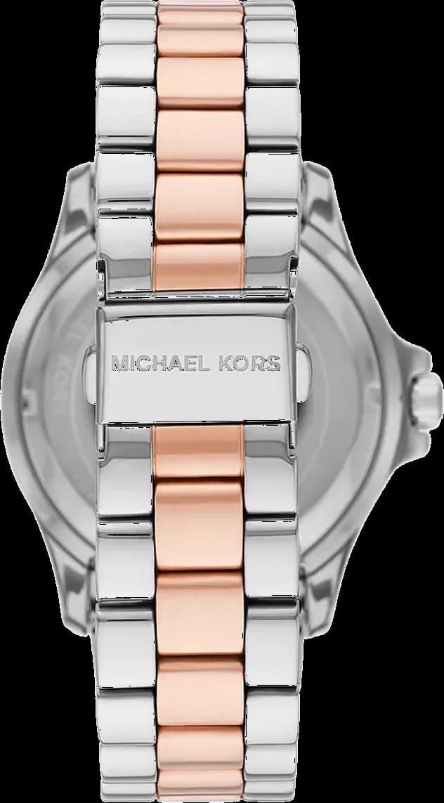 Gros plan sur le cadran or rose de la Michael Kors MK7402