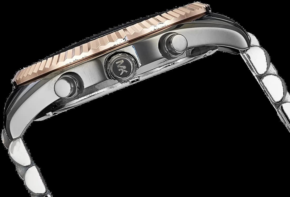 Gros plan sur le cadran noir de la Michael Kors MK8561