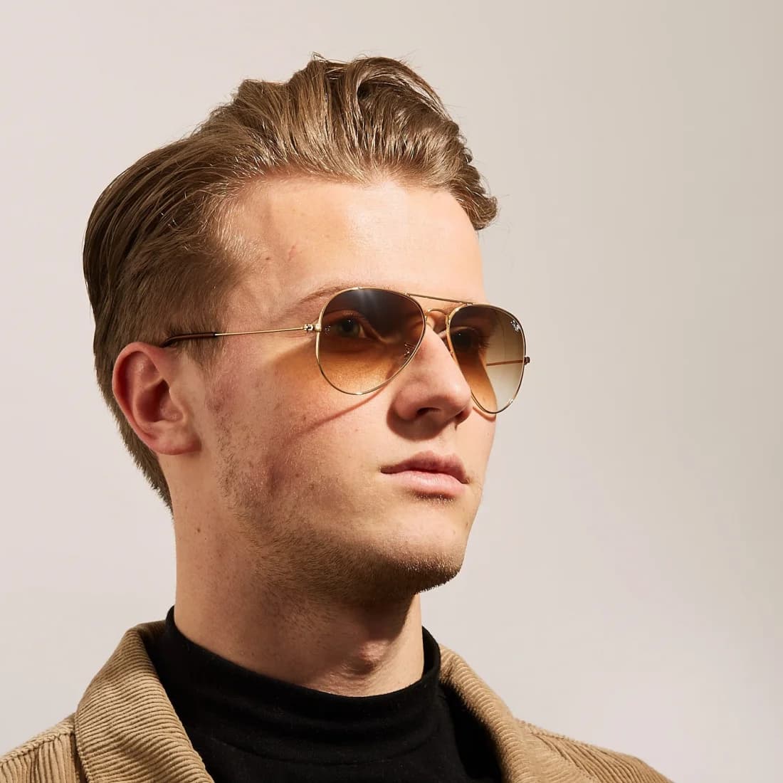 Lunettes de soleil Ray-Ban Aviator RB3025 001/51 dorés verres dégradés vue 4