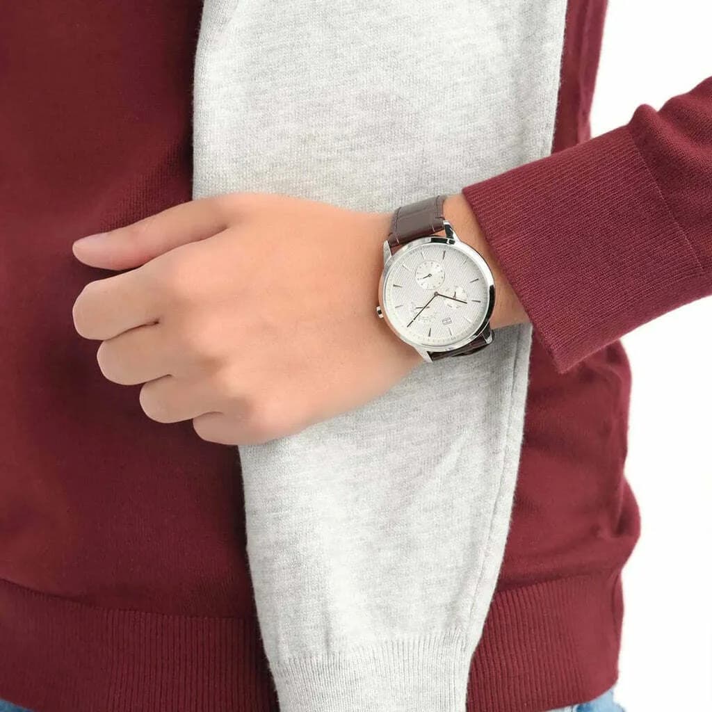 Montre Tommy Hilfiger 1710389 Cadran Bleu et Bracelet en Cuir Marron vue 4