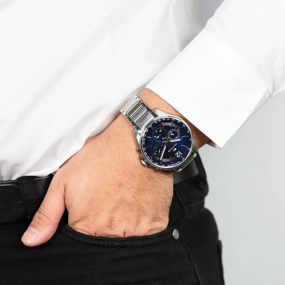 Tommy Hilfiger 1791973 Max Stainless Steel Silver and Blue Multifunction Dial Watch vue 4