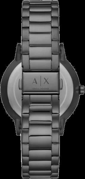 Gros plan sur le cadran noir de la Armani Exchange AX2188