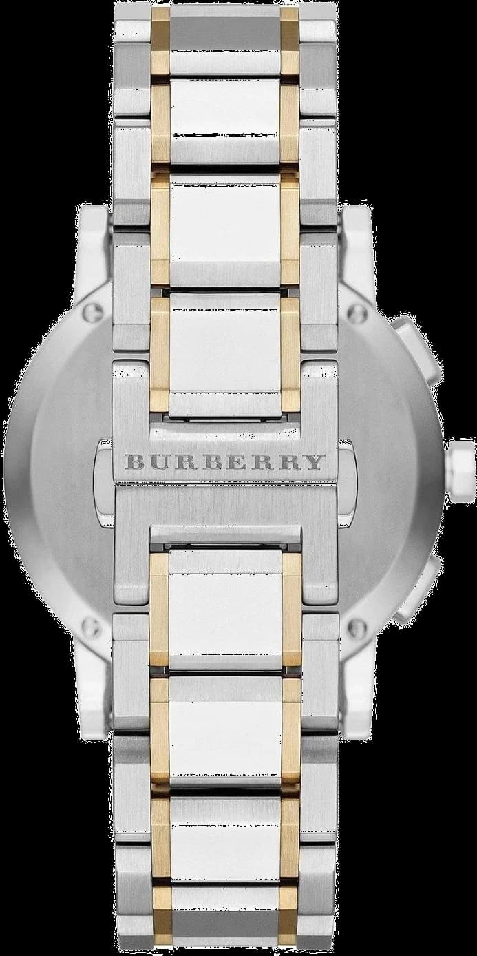 Gros plan sur le cadran argent de la Burberry BU9751