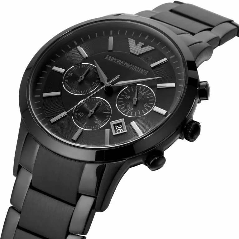 Gros plan sur le cadran noir de la Emporio Armani AR2453