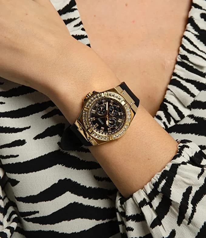 Montre Guess GW0118L1 avec bracelet en silicone noir vue 5