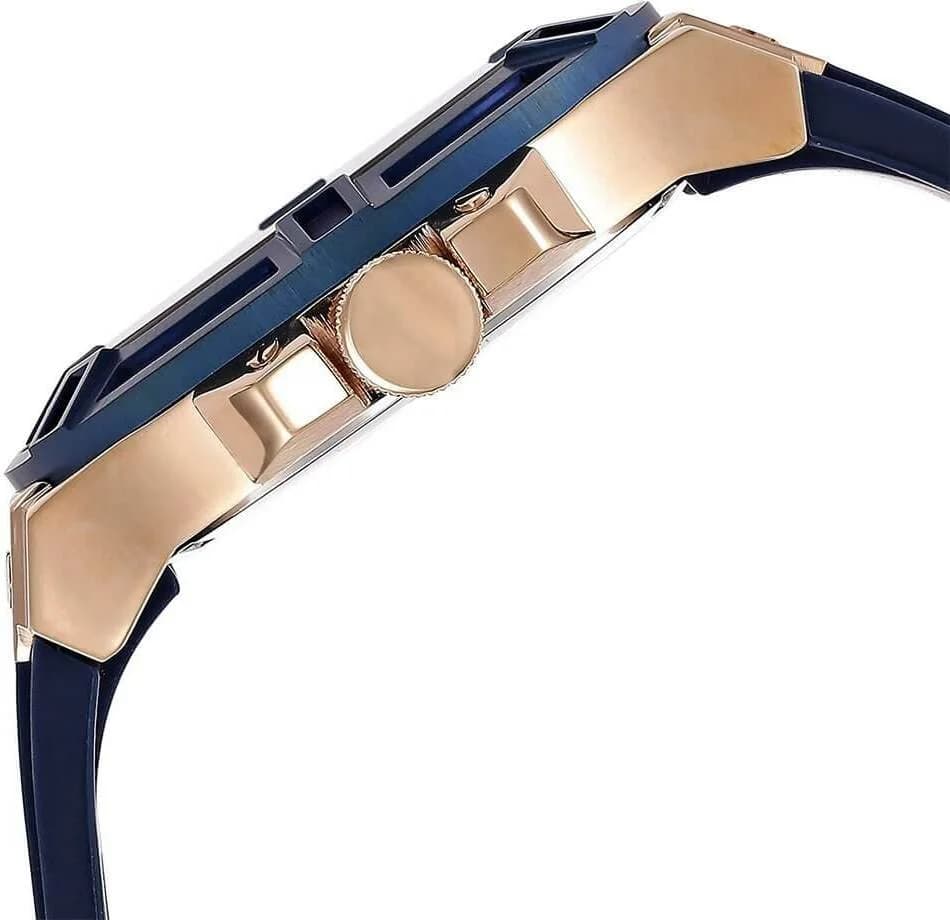 Gros plan sur le cadran bleu de la Guess W0247G3