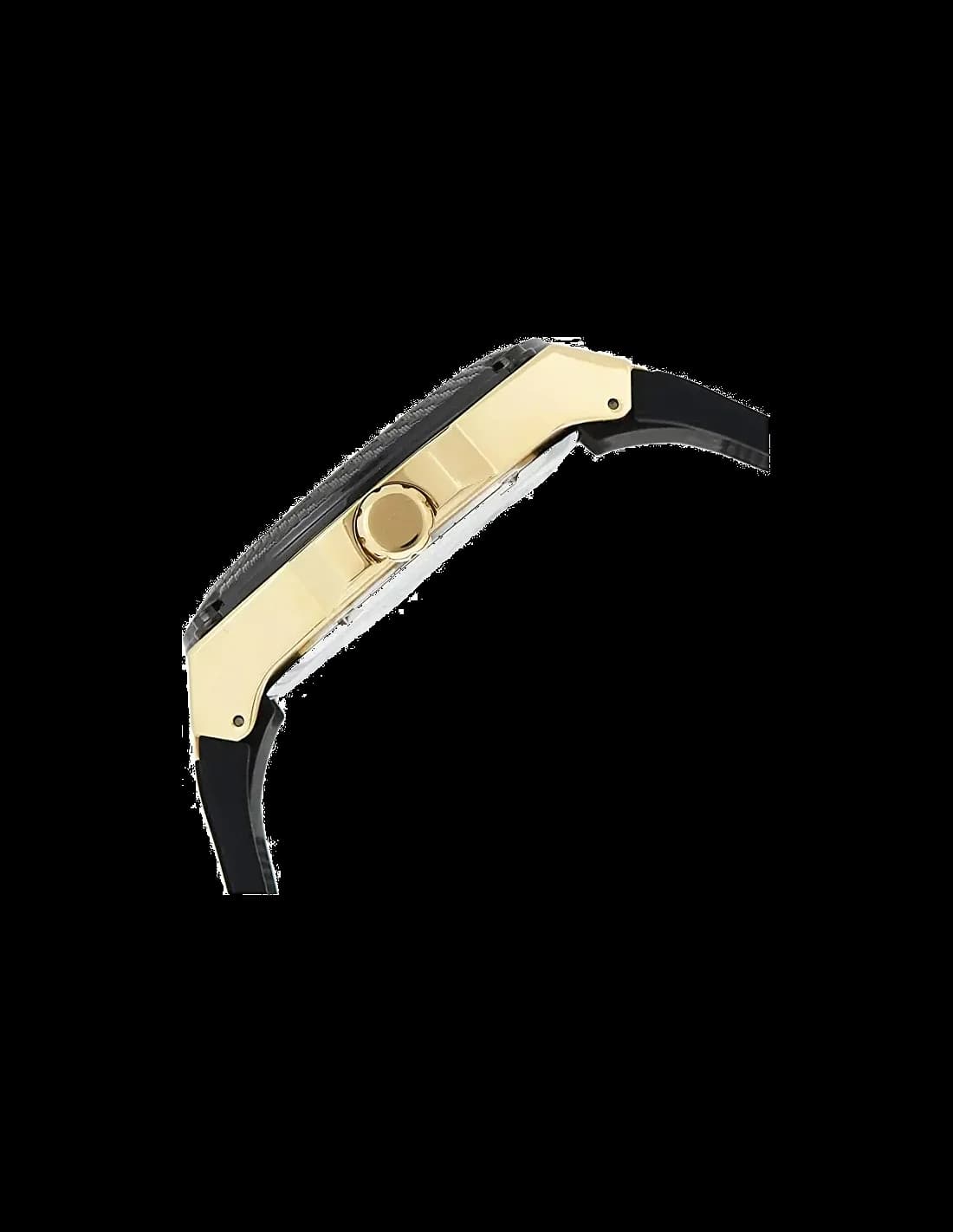 Gros plan sur le cadran noir de la Guess W1049G5