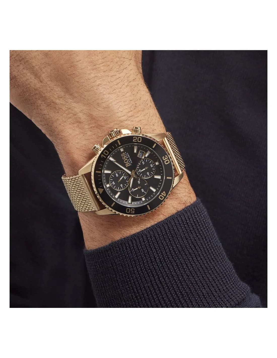 Gros plan sur le cadran noir de la Hugo Boss 1513906