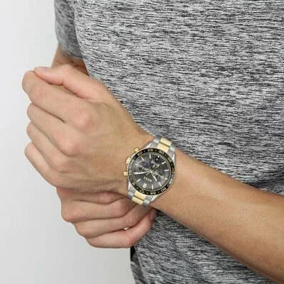 Montre Hugo Boss 1514144 Runner en Acier Bicolore et Cadran Gris vue 5