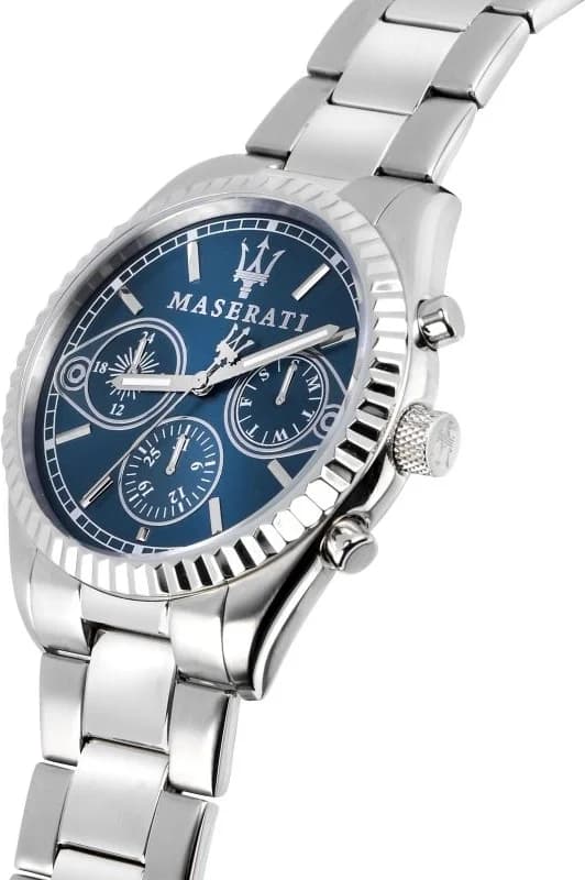 Gros plan sur le cadran bleu de la Maserati R8853100013