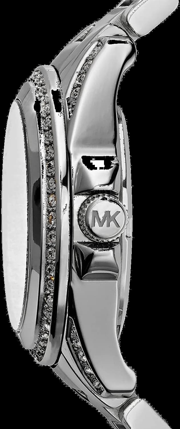 Gros plan sur le cadran argent de la Michael Kors MK5612