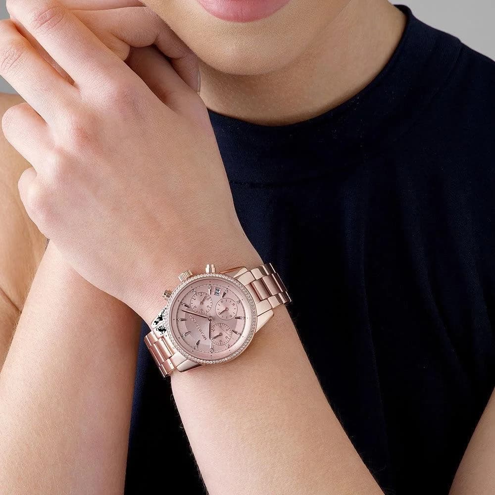 Montre Michael Kors Ritz MK6357 bracelet acier or rose vue 4
