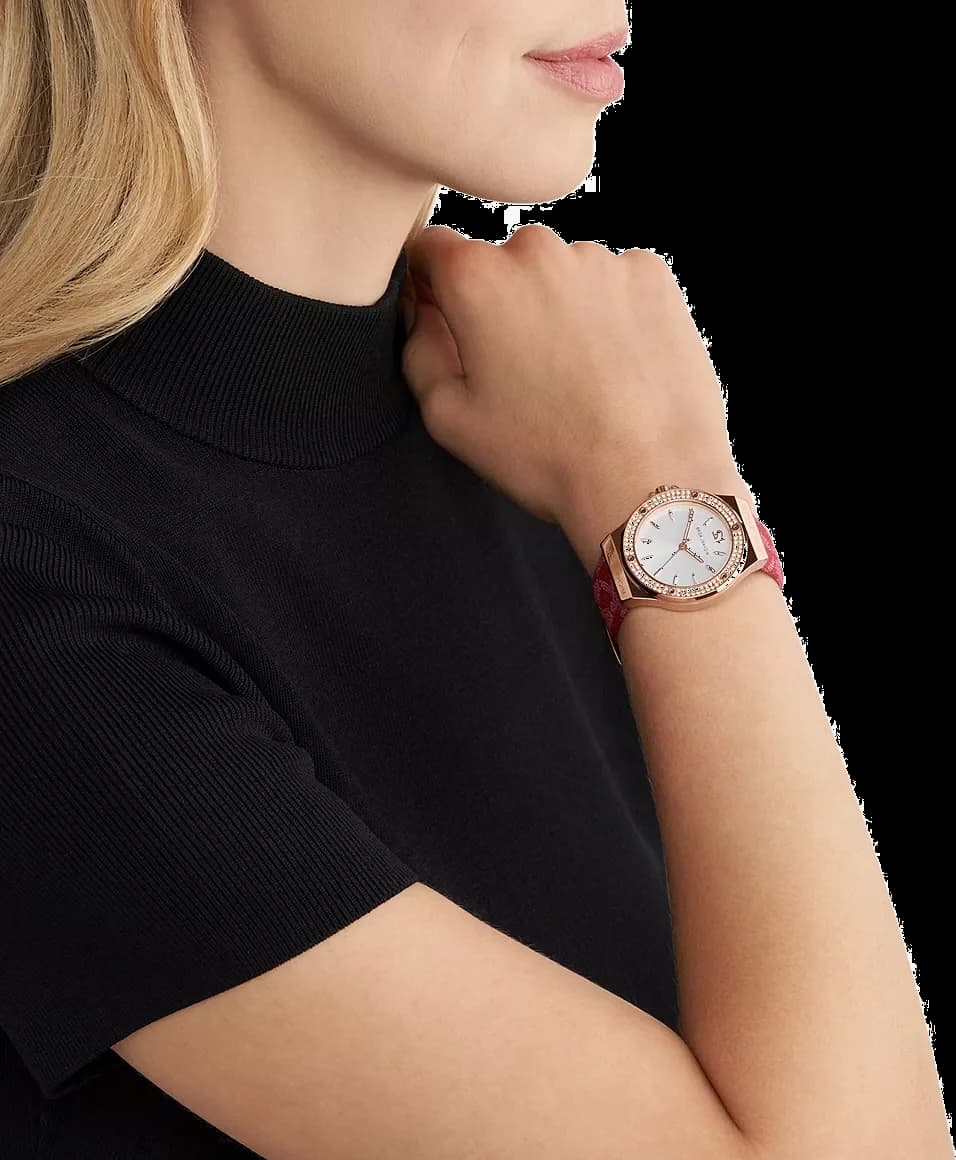 Gros plan sur le cadran blanc de la Michael Kors MK7308