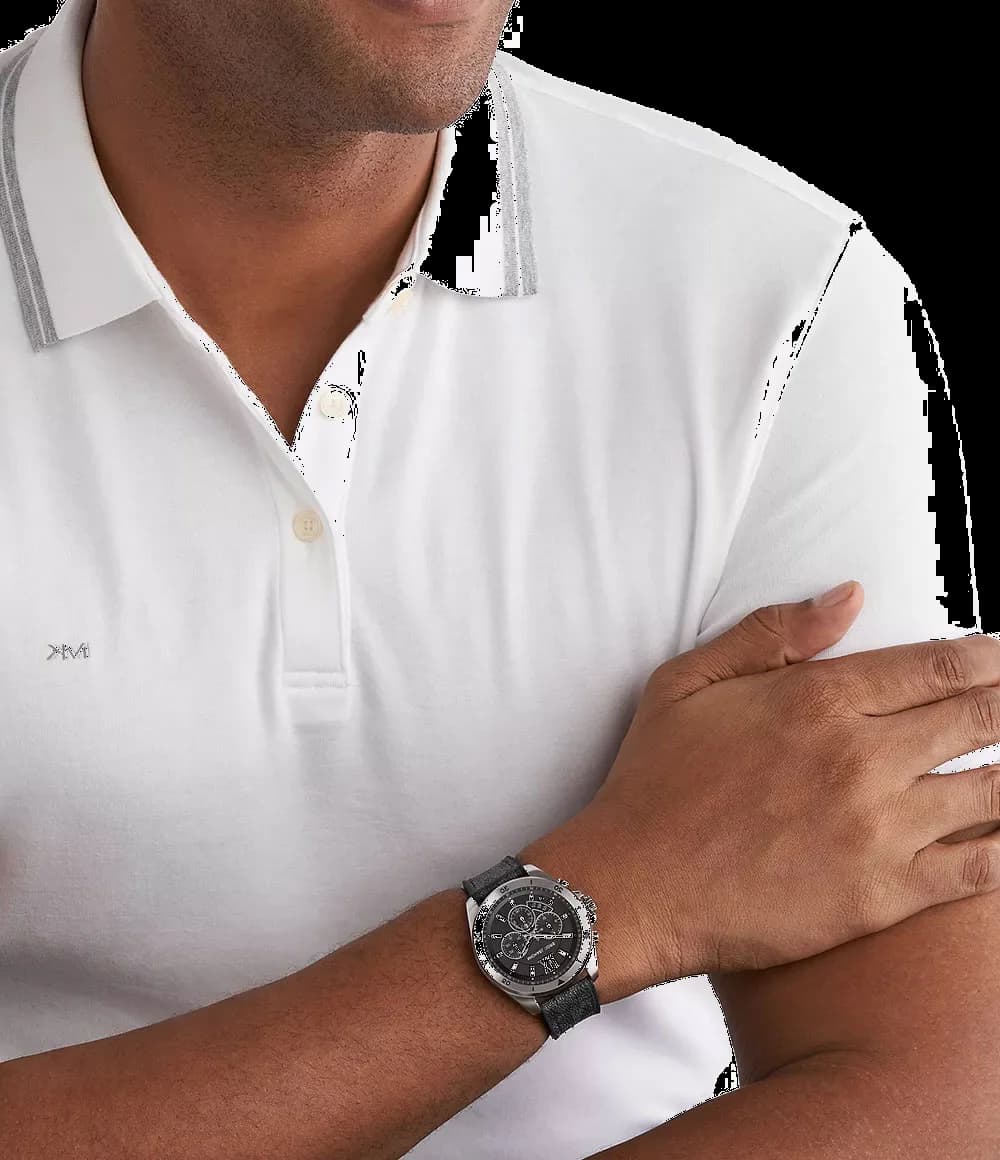 Gros plan sur le cadran noir de la Michael Kors MK8850