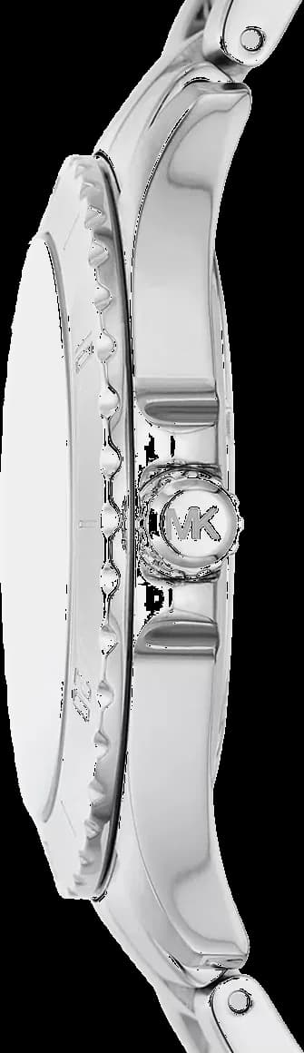 Gros plan sur le cadran bleu de la Michael Kors MK9079