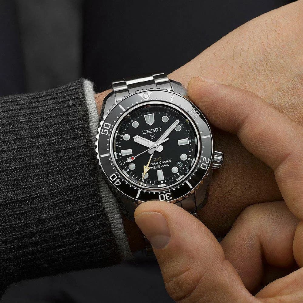 Seiko SPB383J1 Prospex GMT Automatic Steel Black Dial Watch vue 6