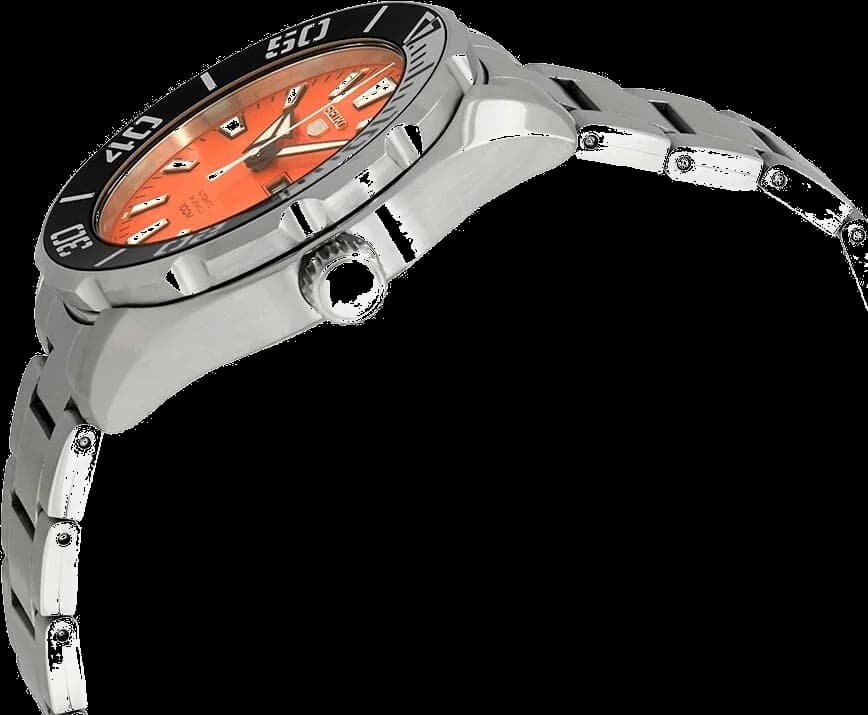 Gros plan sur le cadran orange de la Seiko SRPC55K1