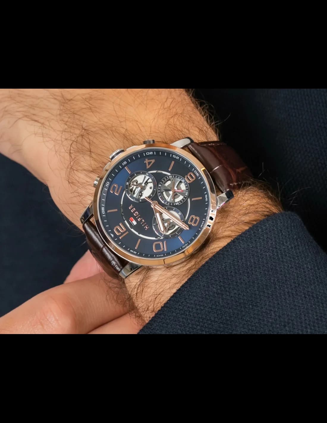 Tommy Hilfiger 1791290 Blue Skeleton Dial and Brown Leather Men's Watch vue 5
