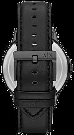 Gros plan sur le cadran bleu de la Armani Exchange AX2411