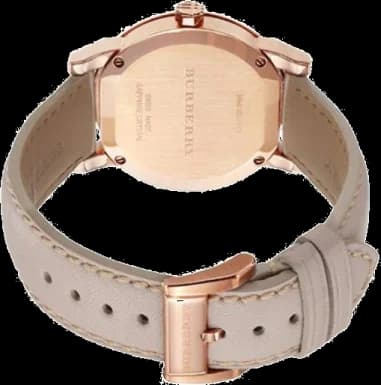 Gros plan sur le cadran beige de la Burberry BU9131