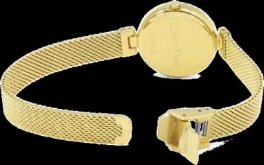Gros plan sur le cadran argent de la Calvin Klein K8G23526