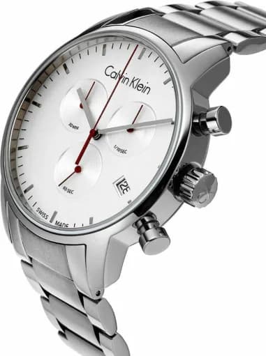 Gros plan sur le cadran argent de la Calvin Klein K2G271Z6