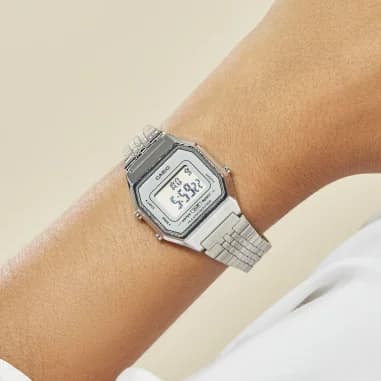 Casio LA680WEA-7EF côté fond de boîtier