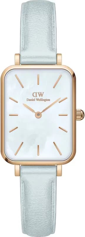 Daniel Wellington DW00100638 montre femme, cadran bleu nacre, boîtier argenté, cuir