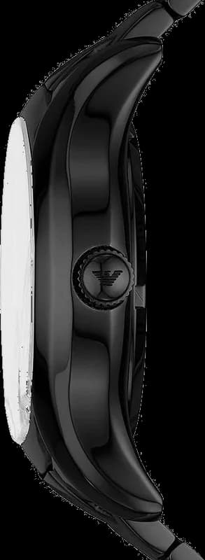 Gros plan sur le cadran noir de la Emporio Armani AR60014