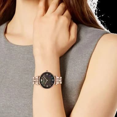 Montre Femme Emporio Armani AR11145 en acier or rose vue 4