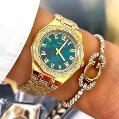 Montre Femme Guess Desire GW0770L2 bracelet acier doré cadran vert nacre vue 5