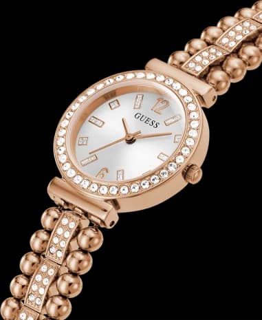 Gros plan sur le cadran argent de la Guess GW0401L3