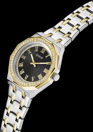 Gros plan sur le cadran noir de la Guess GW0770L4