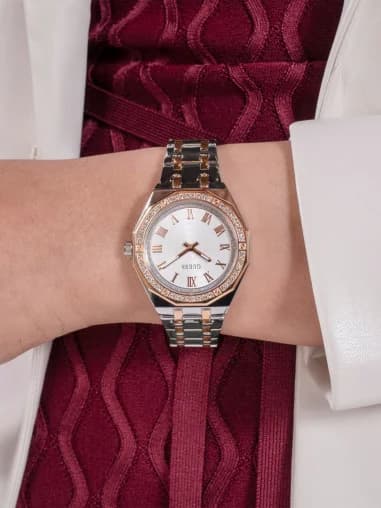 Guess GW0770L5 Bicolour Silver and Rose Gold Women's Watch with Guilloché Dial vue 6