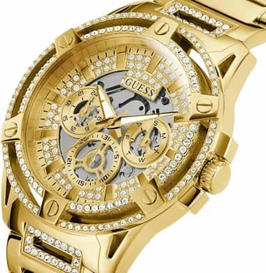 Gros plan sur le cadran or de la Guess GW0497G2