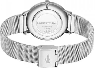 Gros plan sur le cadran argent de la Lacoste 2001285