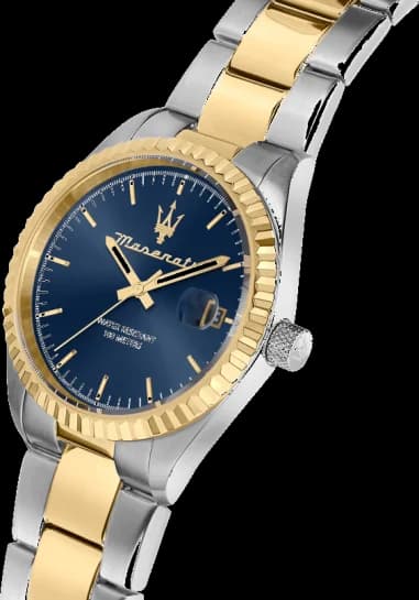 Gros plan sur le cadran bleu de la Maserati R8853100027