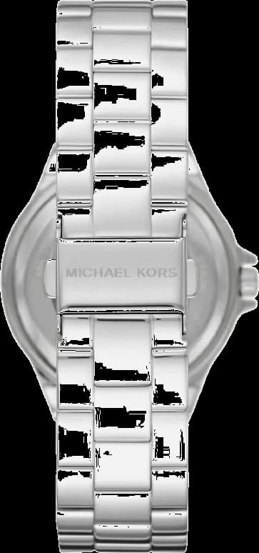 Gros plan sur le cadran argent de la Michael Kors MK7234