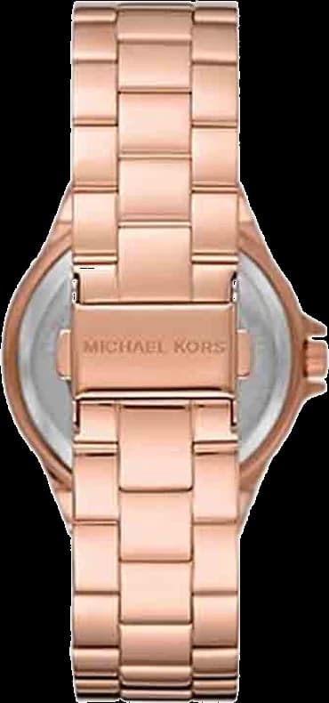 Gros plan sur le cadran or rose de la Michael Kors MK7230