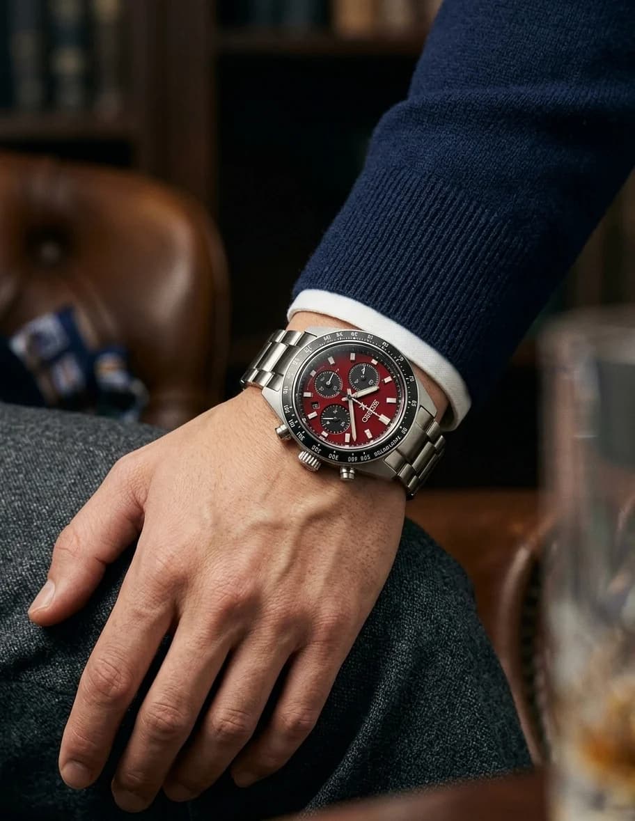 Seiko SSC927 Solar Chronograph Red Dial and Steel vue 6