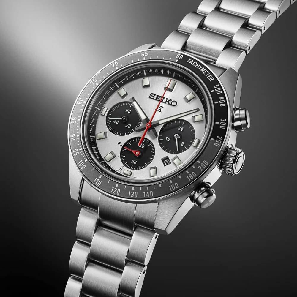 Gros plan sur le cadran argent de la Seiko SSC911P1