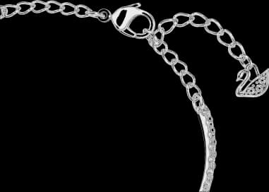 Gros plan sur le cadran de la Swarovski 5520584