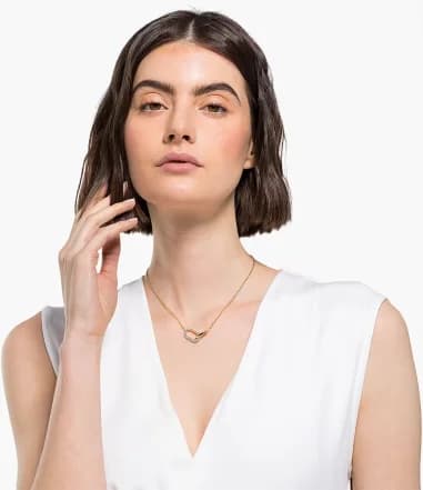 Gros plan sur le cadran de la Swarovski 5566227